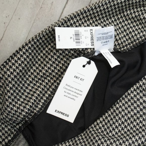 Express Black and White Houndstooth Flare Pants - Picture 6 of 7